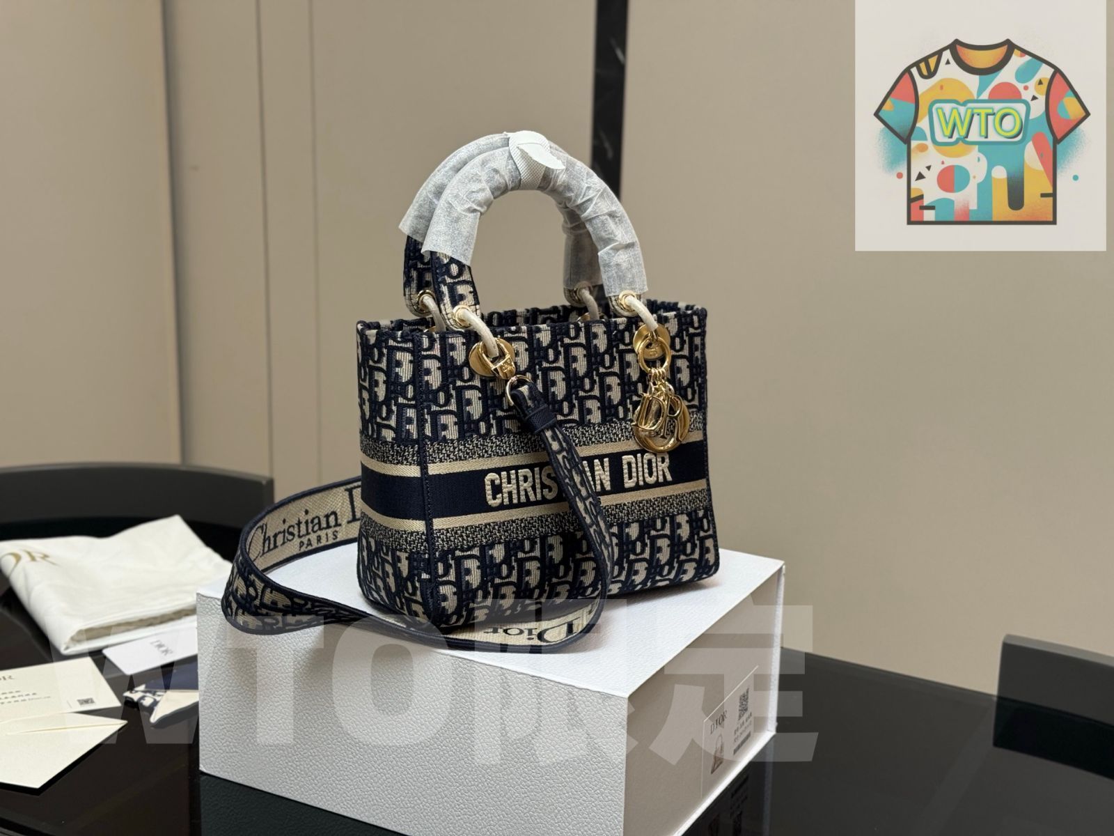 WTO通販 Dior ディオール 刺繍ディアナバッグシリーズ 刺繍の広い肩帯が特徴的1-WTO輸入-MZR97