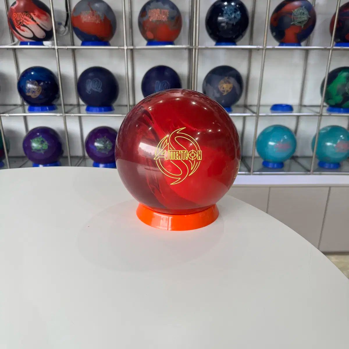 Attentionスカーレット ボーリングボール リース穴あけ