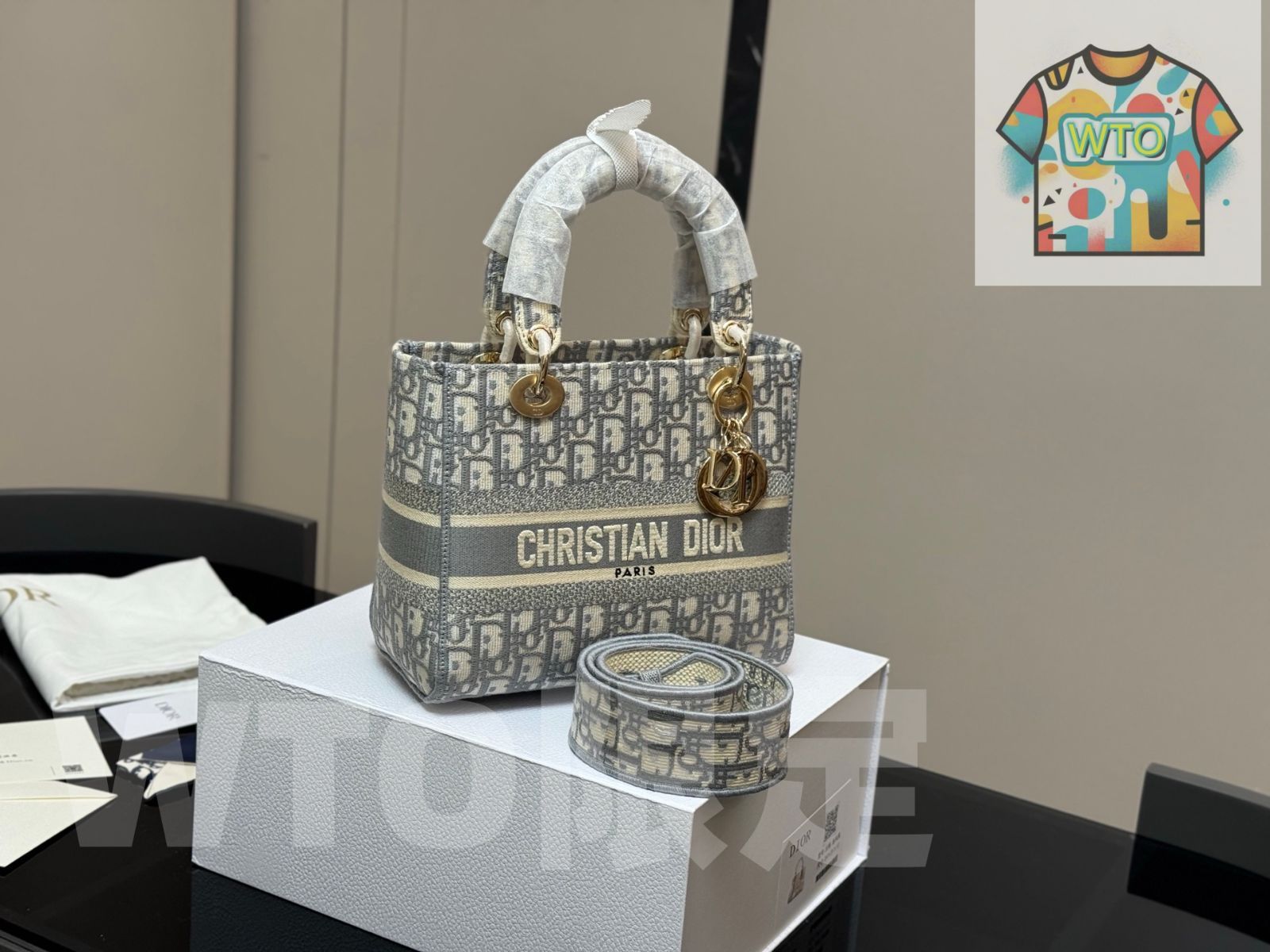  WTO通販 Dior ディオール 刺繍ディアナバッグシリーズ 刺繍の広い肩帯が特徴的1-WTO輸入-JVV 83 ハンドバッグ バッグ