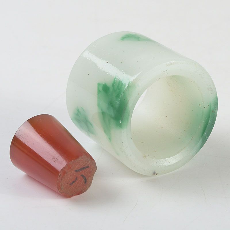 中国　玉石翡翠玉彫刻　根付　装飾品　赤珊瑚緒締玉　C　R6387 中国 玉石翡翠玉彫刻 根付 装飾品 赤珊瑚緒締玉 C R6387 美術