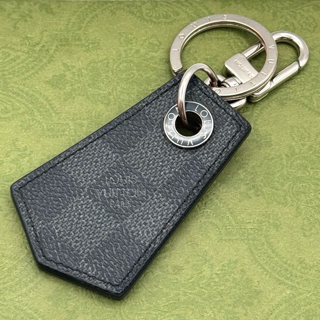 ルイヴィトン ダミエ グラフィット アンシャッペ キーホルダー 100783