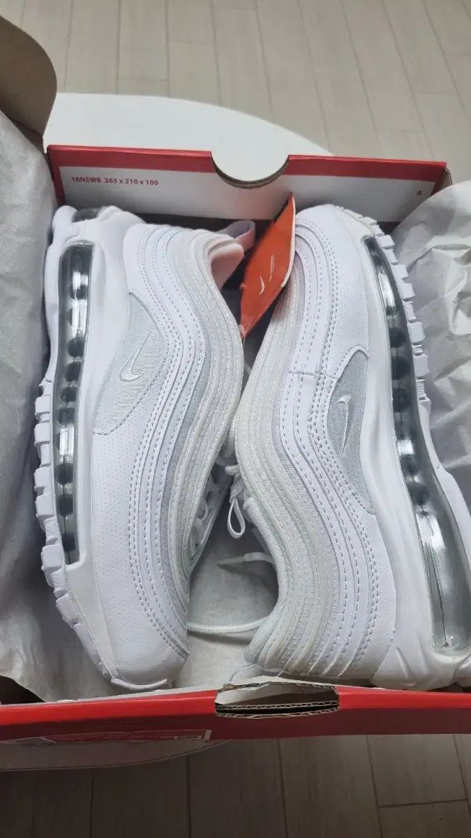 ナイキ エアマックス97 白 メタリックシルバー ジュニア