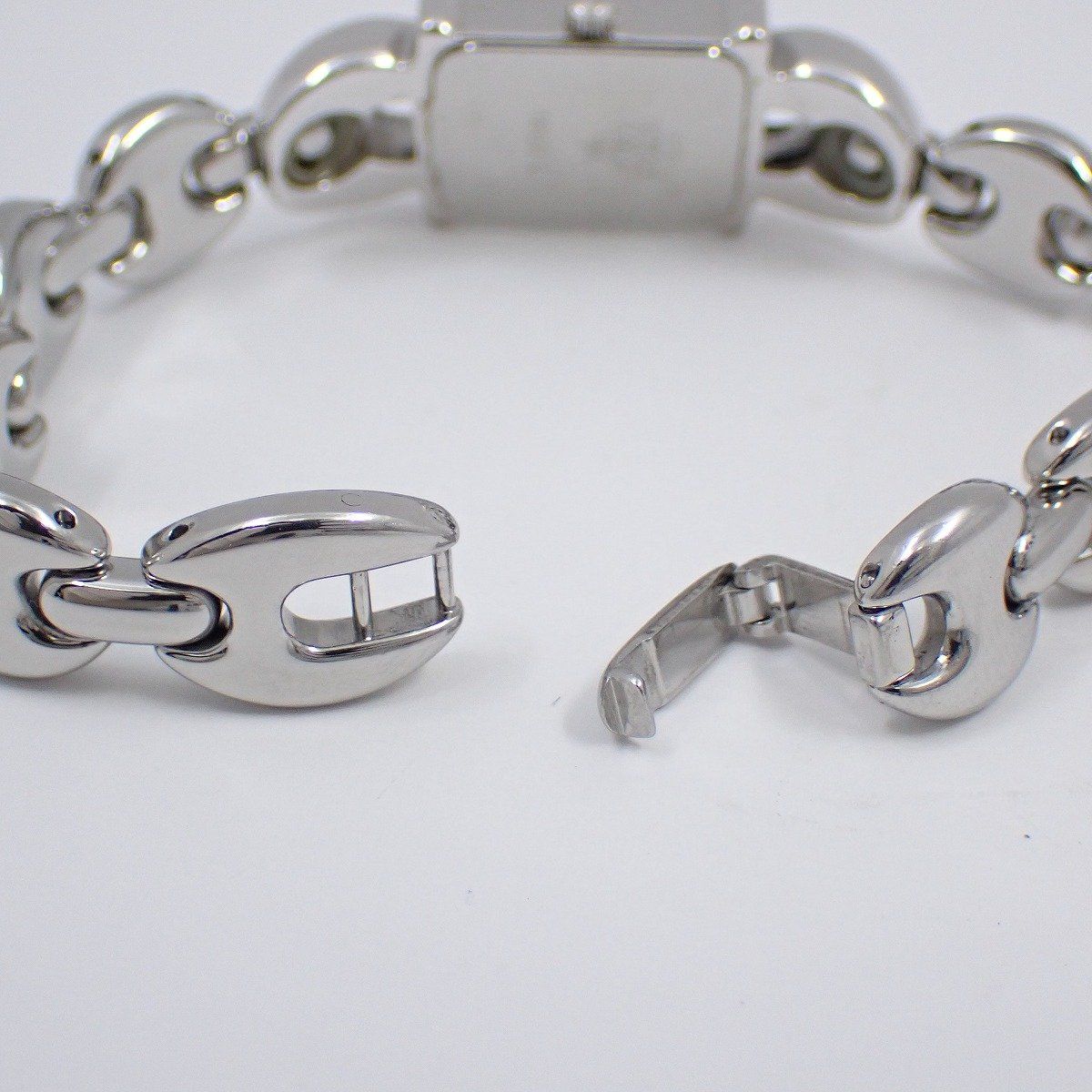 グッチ 1800L クォーツ レディース 腕時計 シルバー色 白文字盤 交換用