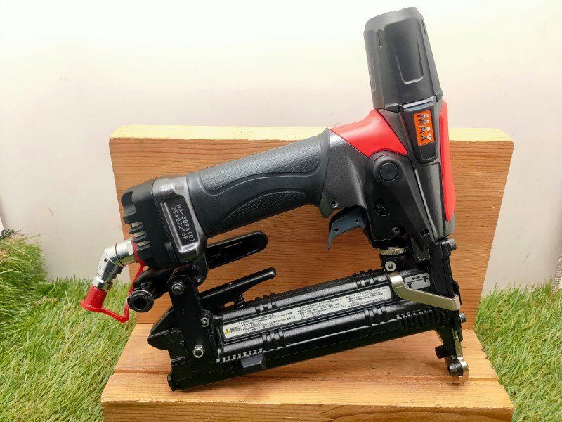  マックス 株 MAX 高圧4 MAステープルタッカ 19～38 mm エアダスタ付き HA 38 F 4 D 釘打機 エアーツール