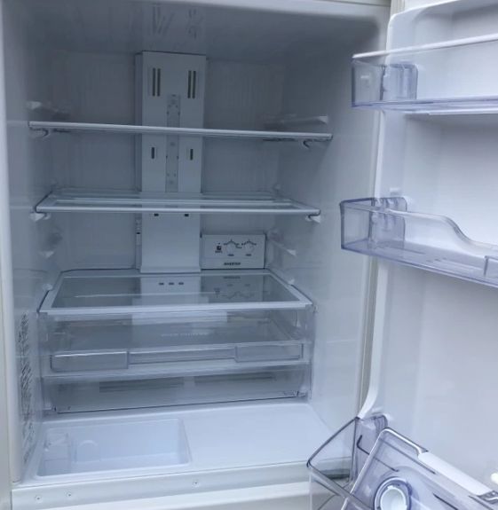 25-2198【中古】三菱 330L 冷凍冷蔵庫 MR-C33H-W 2023年製 MITSUBISHI