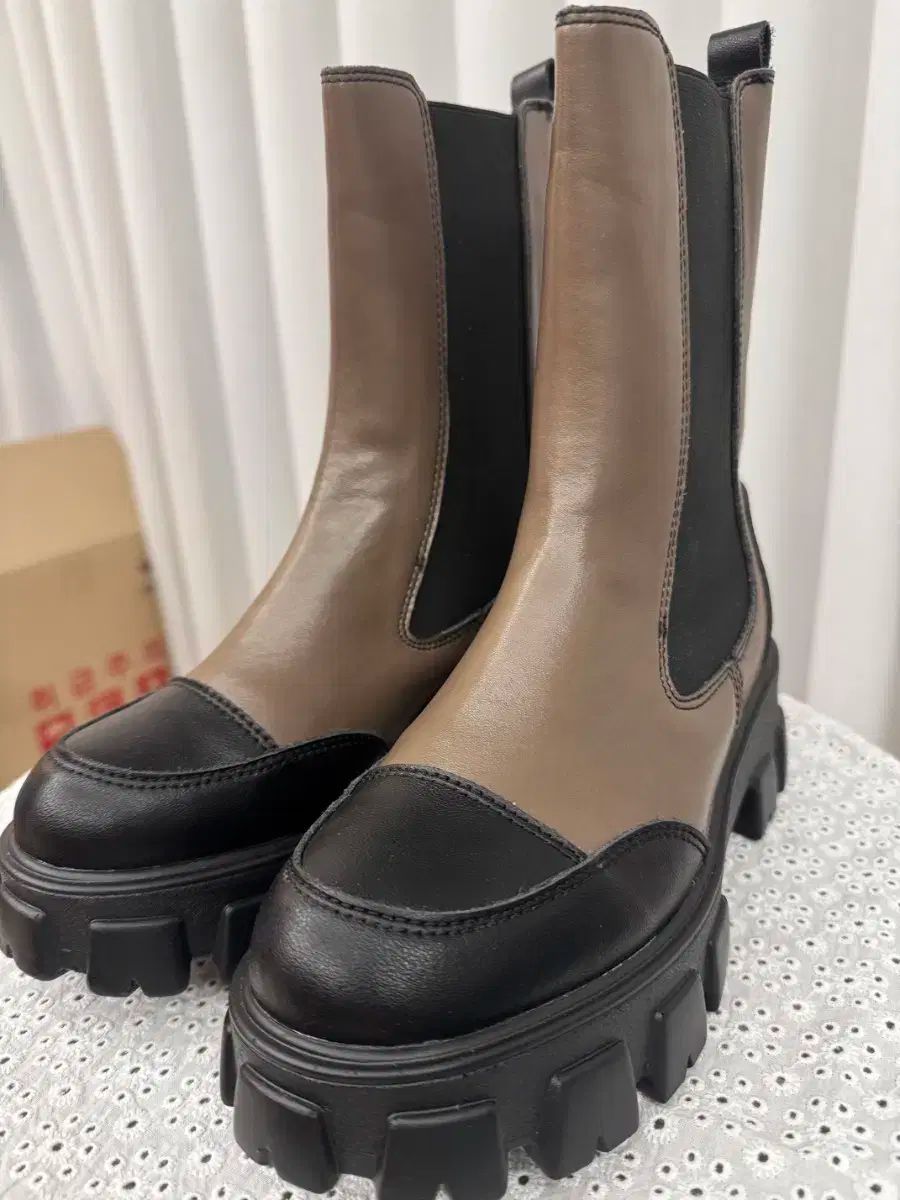 アンクルブーツ 23.5