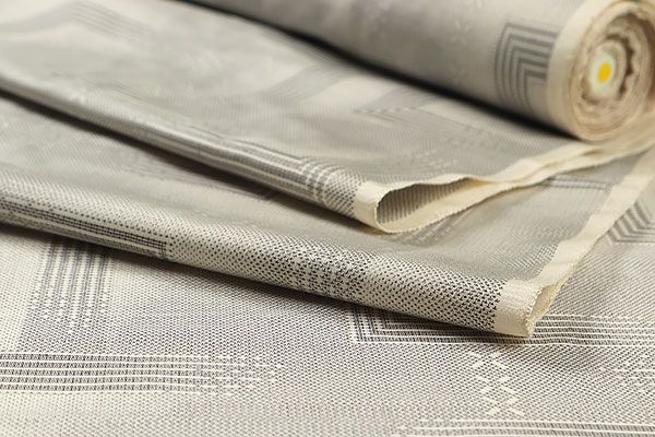 kta 2620 超 桑原啓之介 手織 本場 白大島 紬 着尺 九マルキ 白絣 高邁 お仕立て付き １ヶ月半～２ヶ月で発送