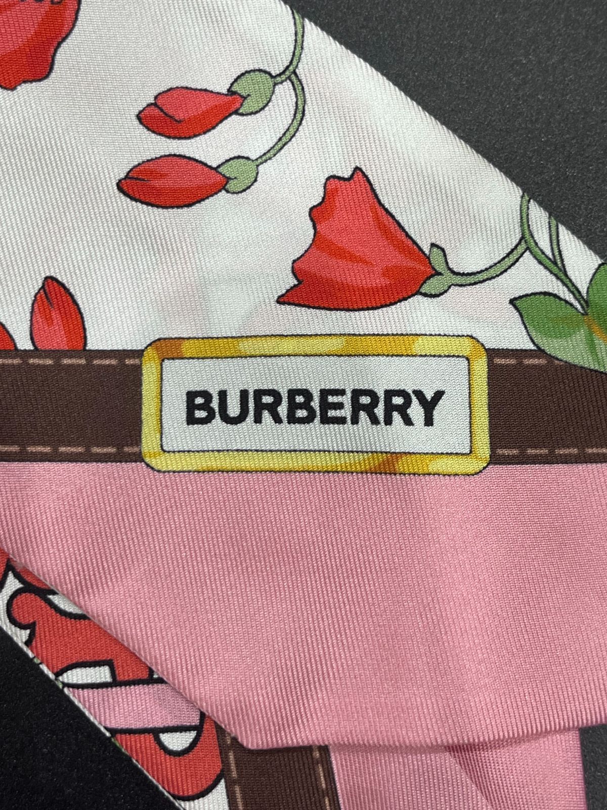 色鮮やかな バーバリー スカーフ ストール ツイリー 花柄 B25093228 恵み