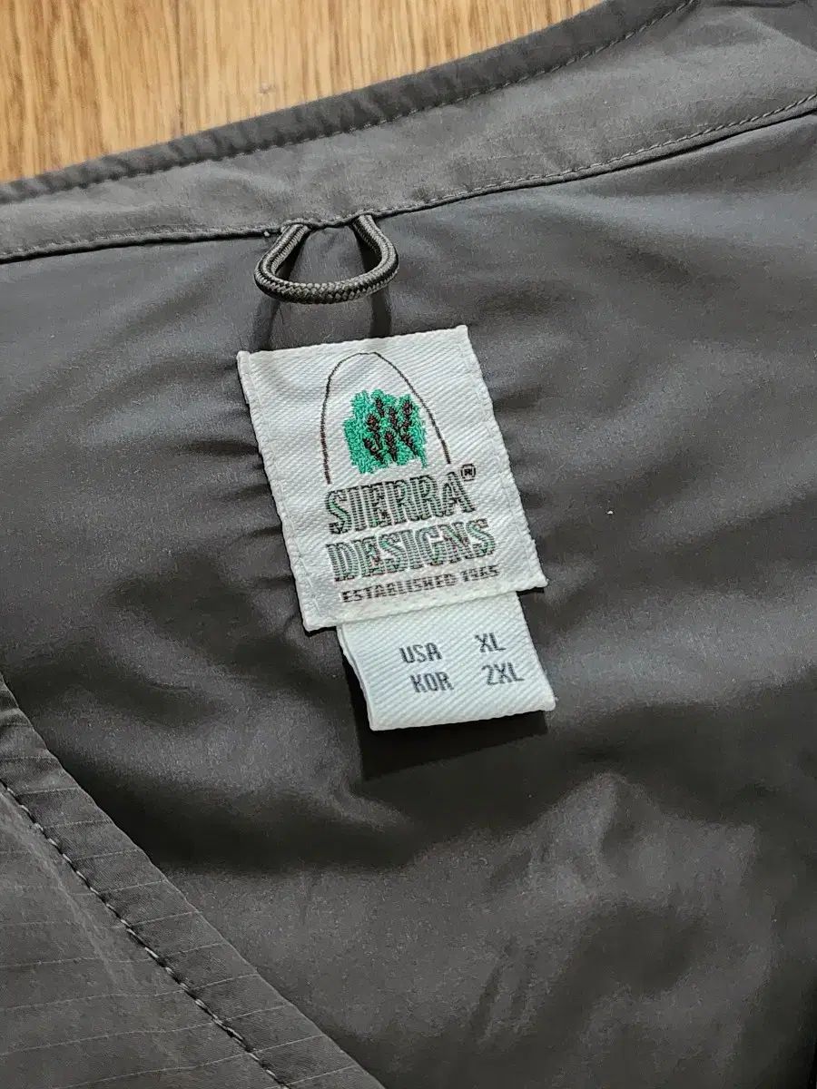 シエラデザイン グースダウン 軽量ダウン