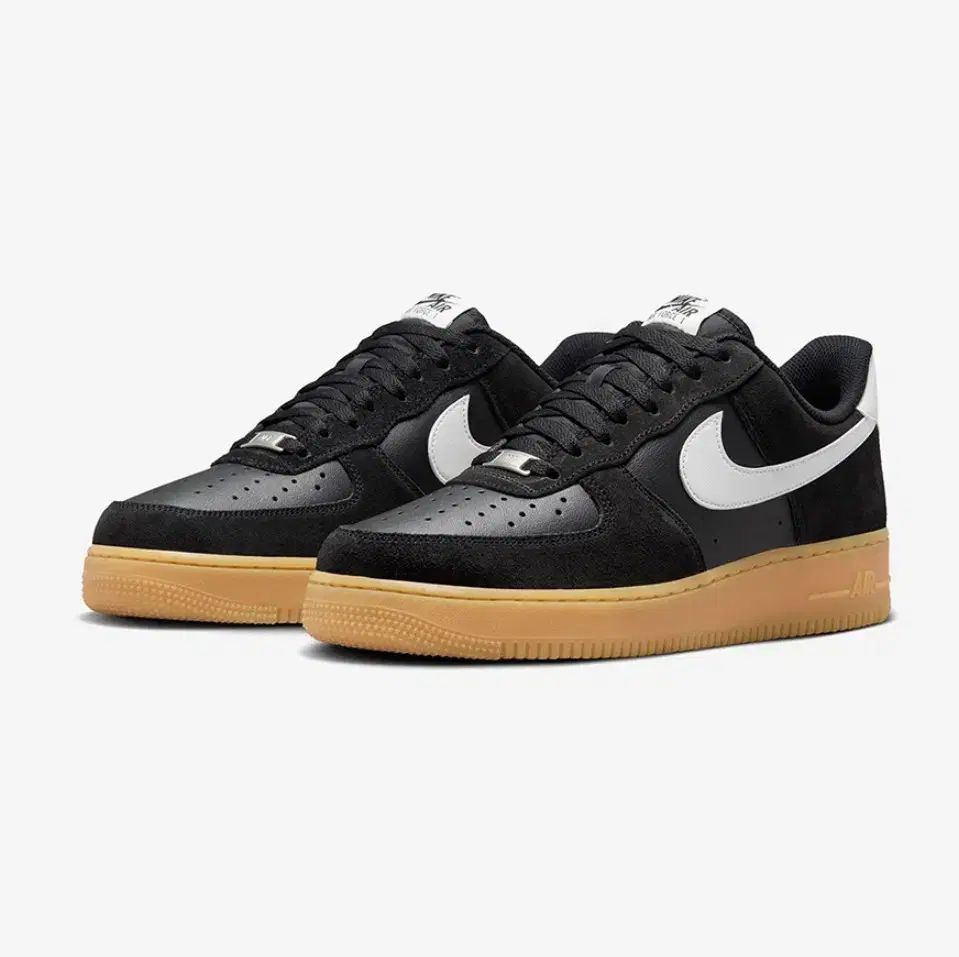 NIKE ナイキ 245 エアフォース1 ブラック 白 FQ8714 004