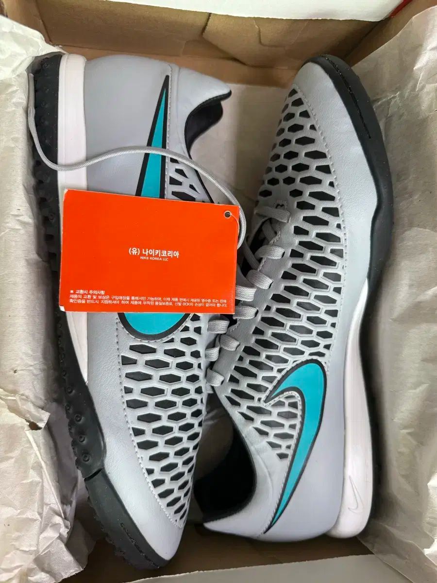 ナイキ マジスタ オン ライン TF 280