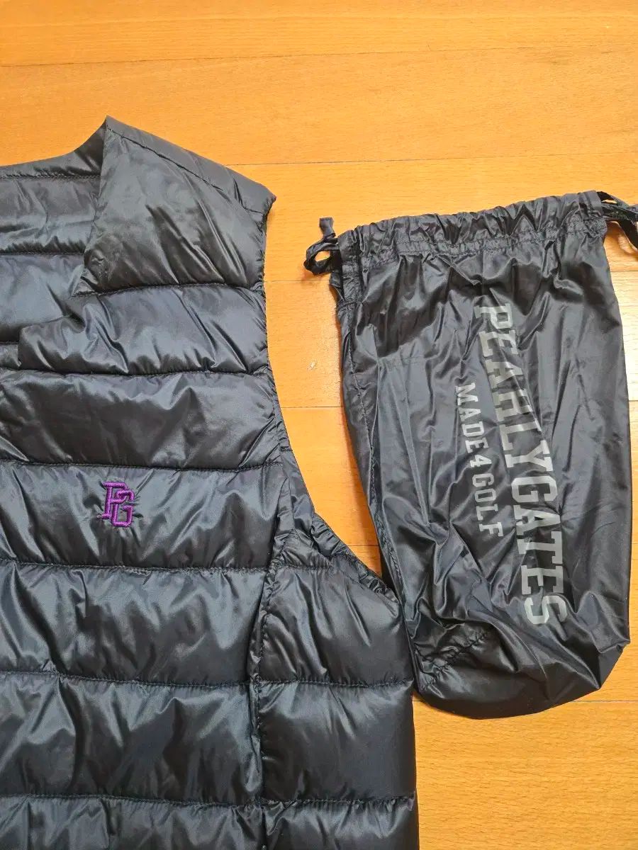 パーリーゲイツ 軽量ベスト