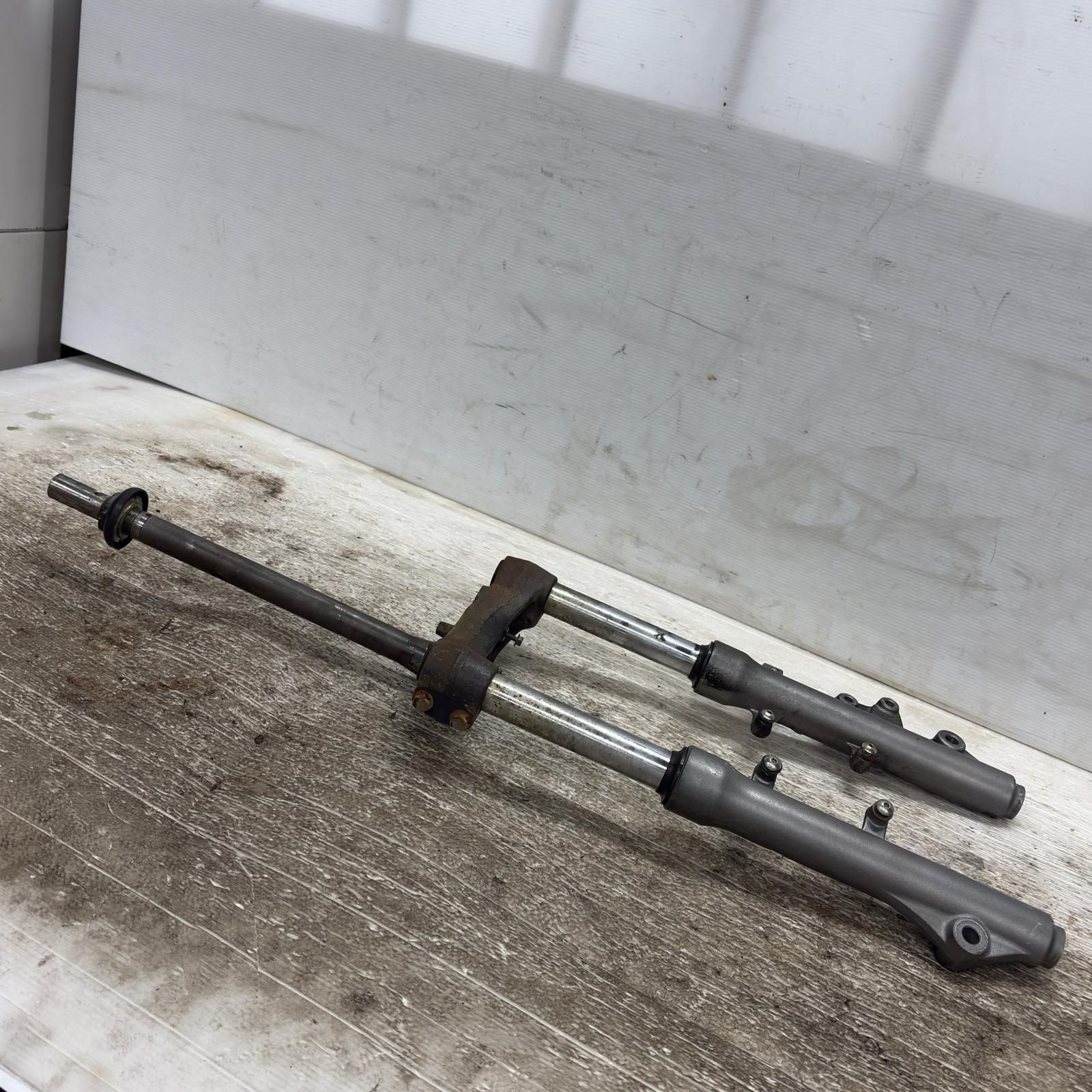 ハーレー ダイナ スポーツスター フロントフォーク 39mm用 SHOWA