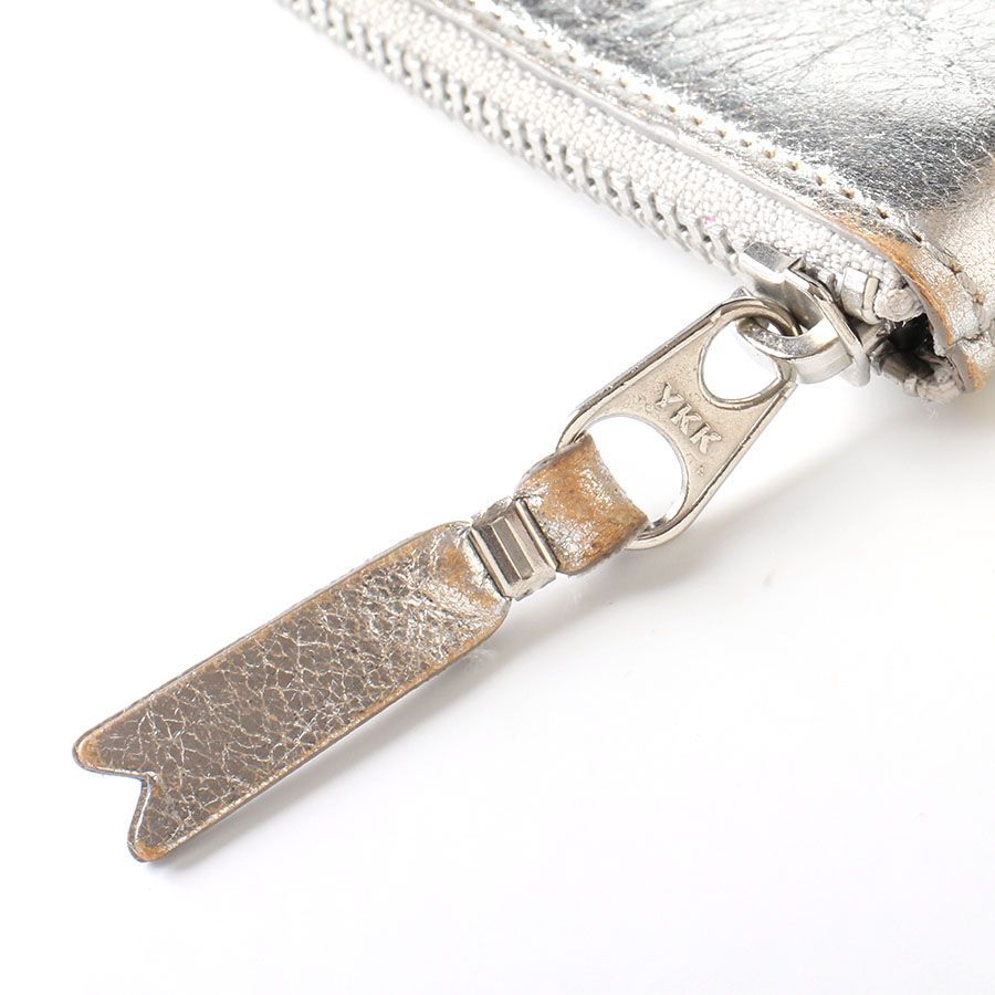 MWJ25638 美品 COMME des GARCONS コムデギャルソン 財布 レザー L字ファスナー コインケース 小銭入れ シルバー  スペイン製 コムデギャルソン COMME des GARCONS 財布 小銭入れ コインケース ウォレット サイフ ラウンドファスナー L字ファスナー  レザー 革 ギャルソン P ...