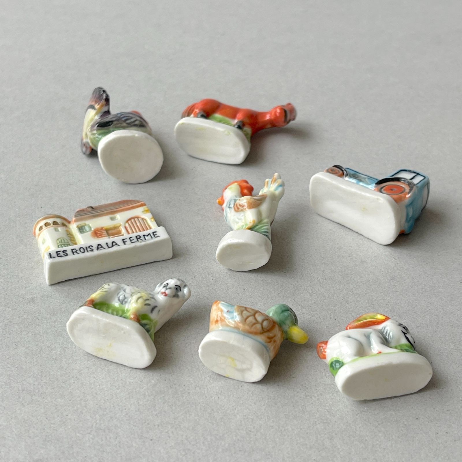 パニエの王様　レア　フェーブ　ヴィンテージ　フェーヴ　ミニチュア　陶器　カゴ パニエの王様 レア フェーブ ヴィンテージ フェーヴ ミニチュア 陶器