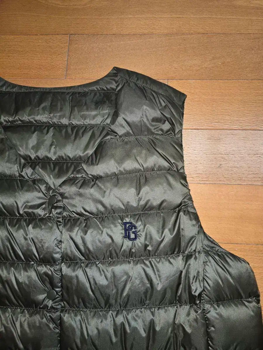 【お買い得】 PEARLYGATES ゴルフ ダウン ベスト カーキ色