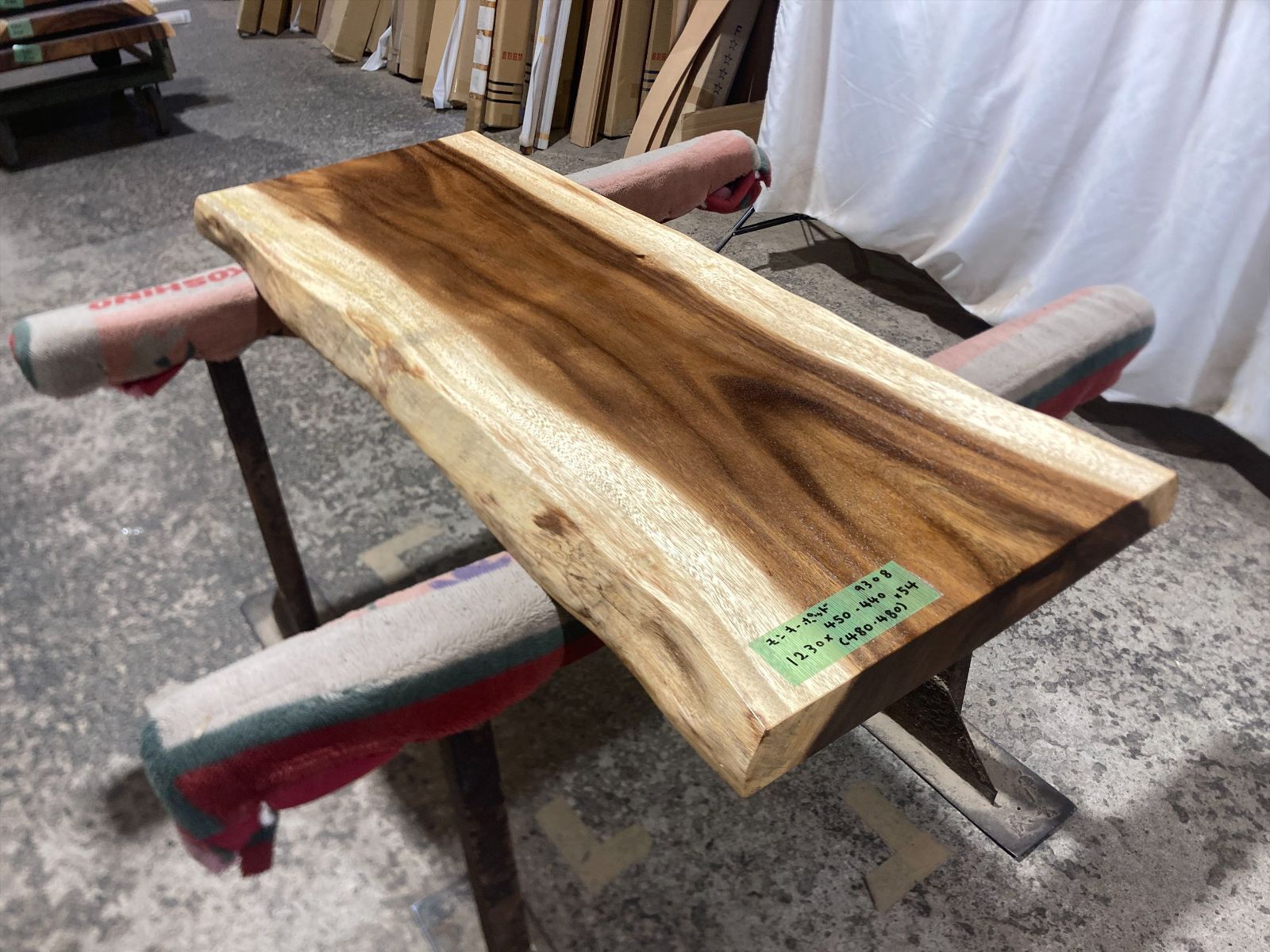 モンキーポッド9308 一枚板無垢 乾燥材 1230ｘ450 440ｘ54 mm カウンター センターテーブル ダイニングテーブル