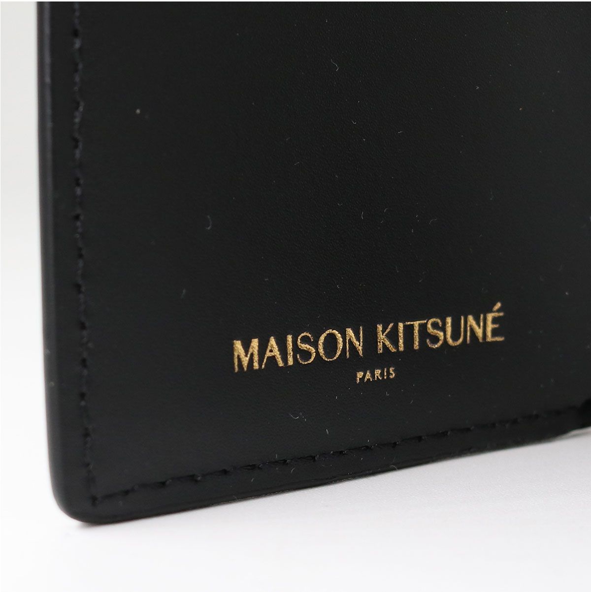MAISON KITSUNE [OW05701LR0001] 財布 三つ折り □MAISON KITSUNE