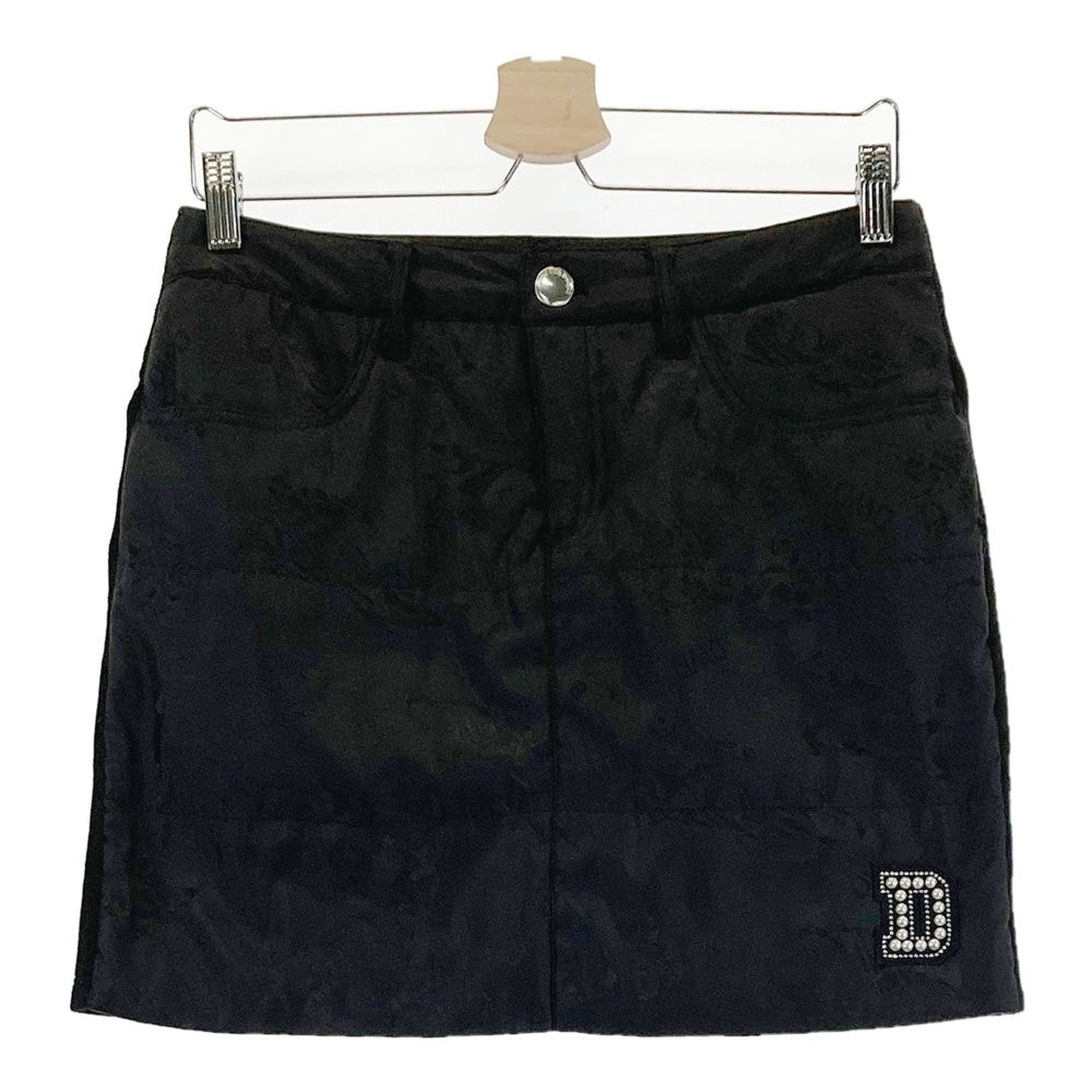 サイズ 3 DANCE WITH DRAGON ダンスウィズドラゴン 中綿スカート パール付ワッペン 総柄 ブラック系 240101559798 ゴルフウェア レディース ストスト