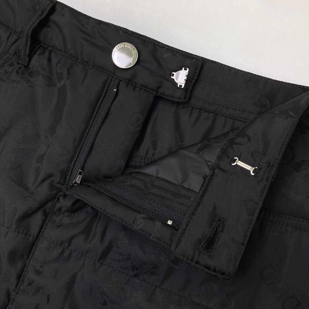  サイズ 3 DANCE WITH DRAGON ダンスウィズドラゴン 中綿スカート パール付ワッペン 総柄 ブラック系 ゴルフウェア レディース ストスト スカート レディースウェア