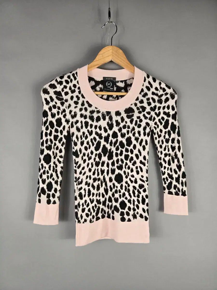 Alexander McQueen 豹柄ニット 最新ファッション - Alexander McQueen