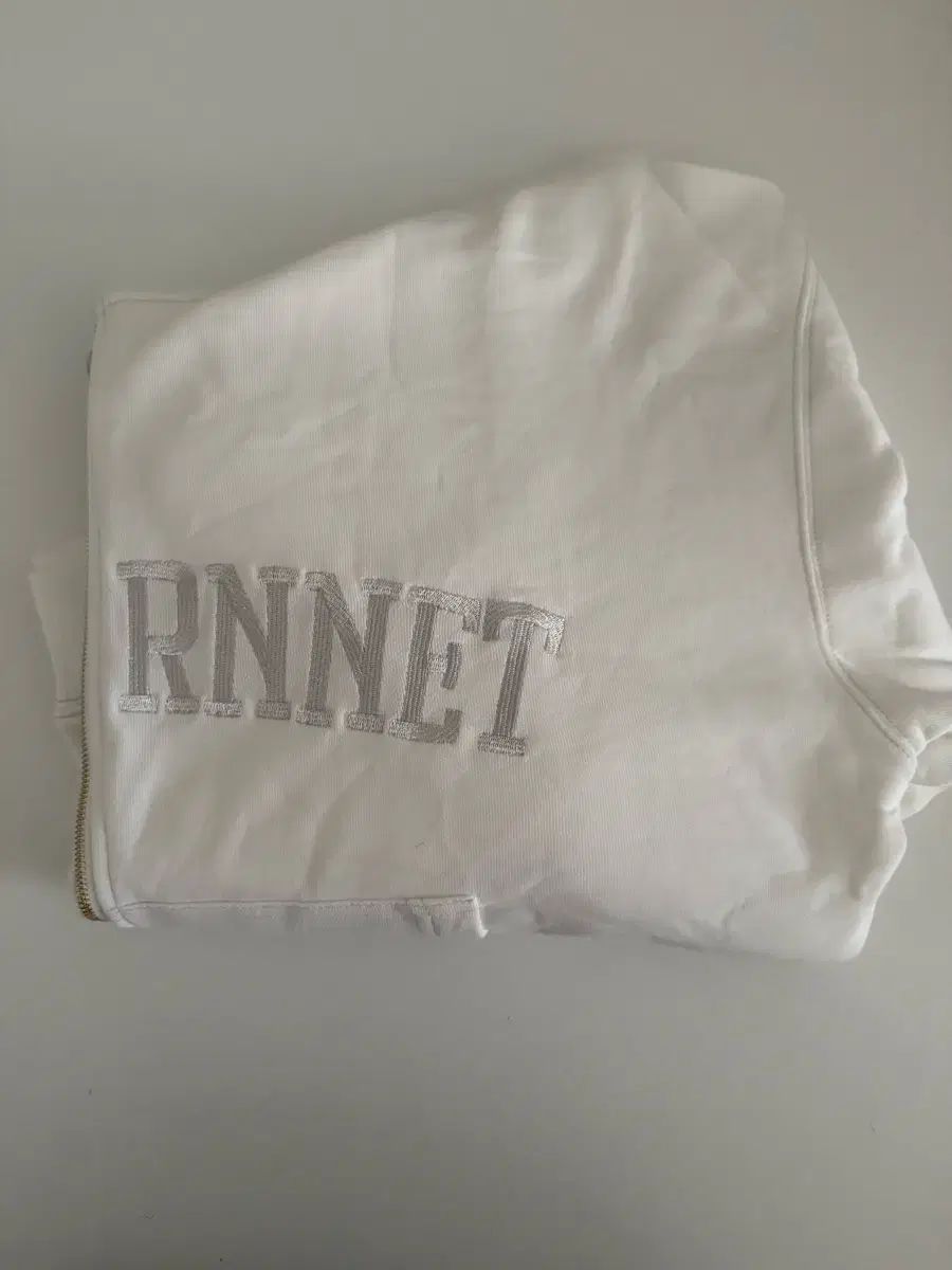 【秋冬物新入荷】 ザ バーネット Campie アイボリー フードジップアップ ジャケット 正規品販売！