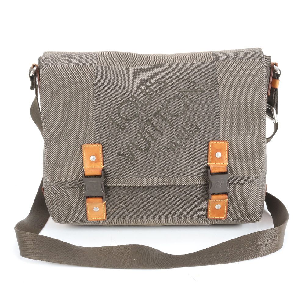 ルイヴィトン ダミエ ジェアン ルー テール M93077 ショルダーバッグ 斜め掛け メッセンジャー A4 メンズ CEM CZ21-9