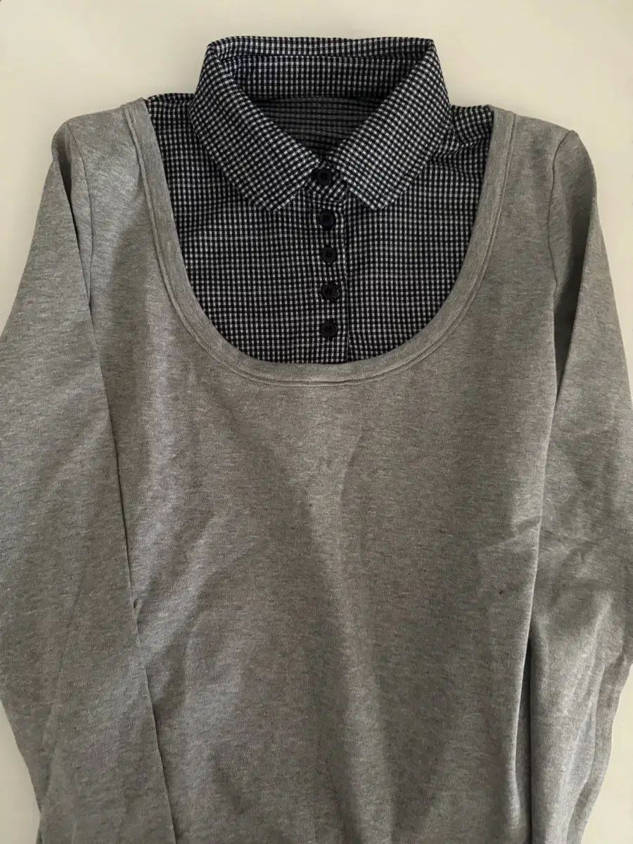 グレー 長袖