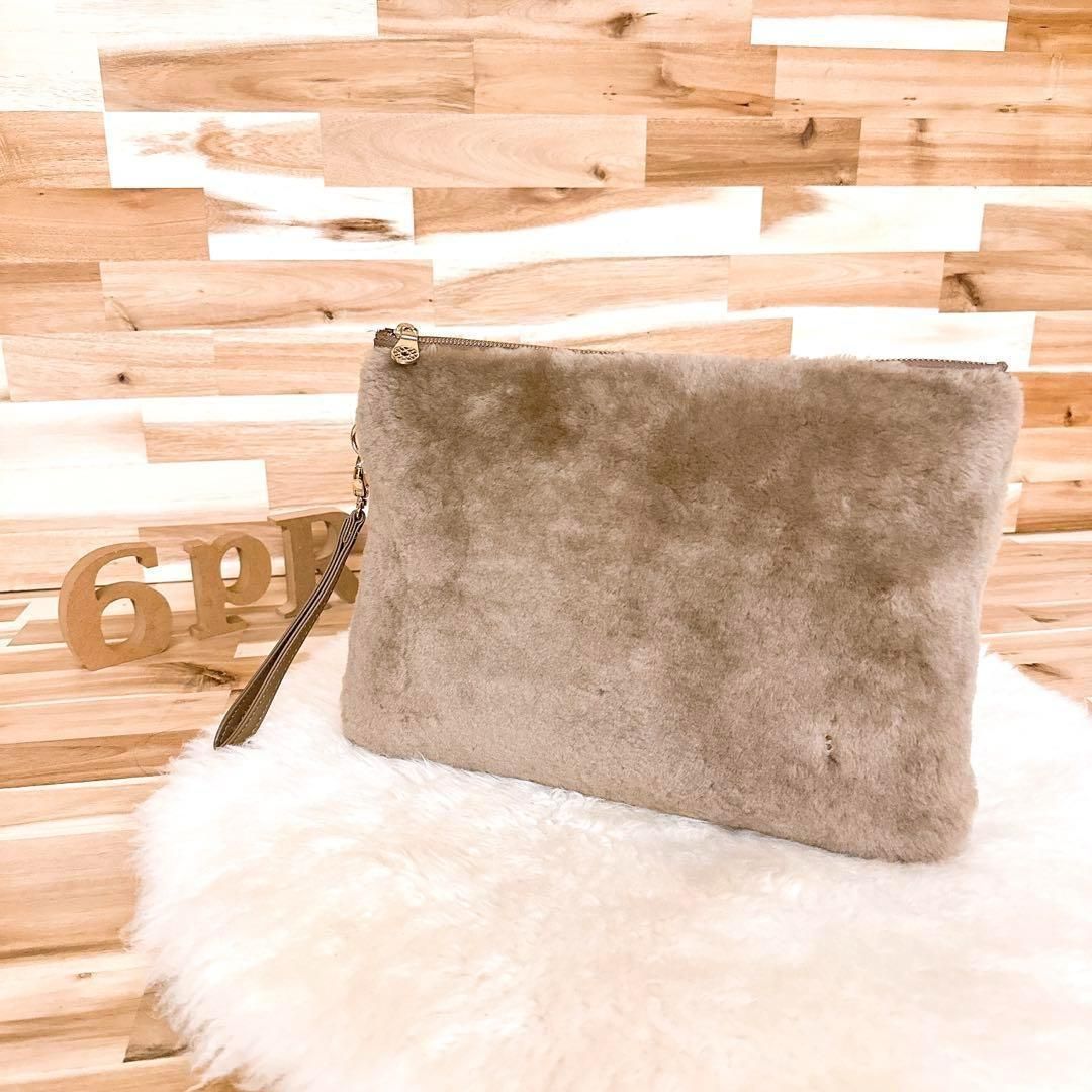 ムータ リアル ムートン クラッチバッグ 8ロゴ グレージュ×金ゴールド A4サイズ GINKGOPHARMACY_COM