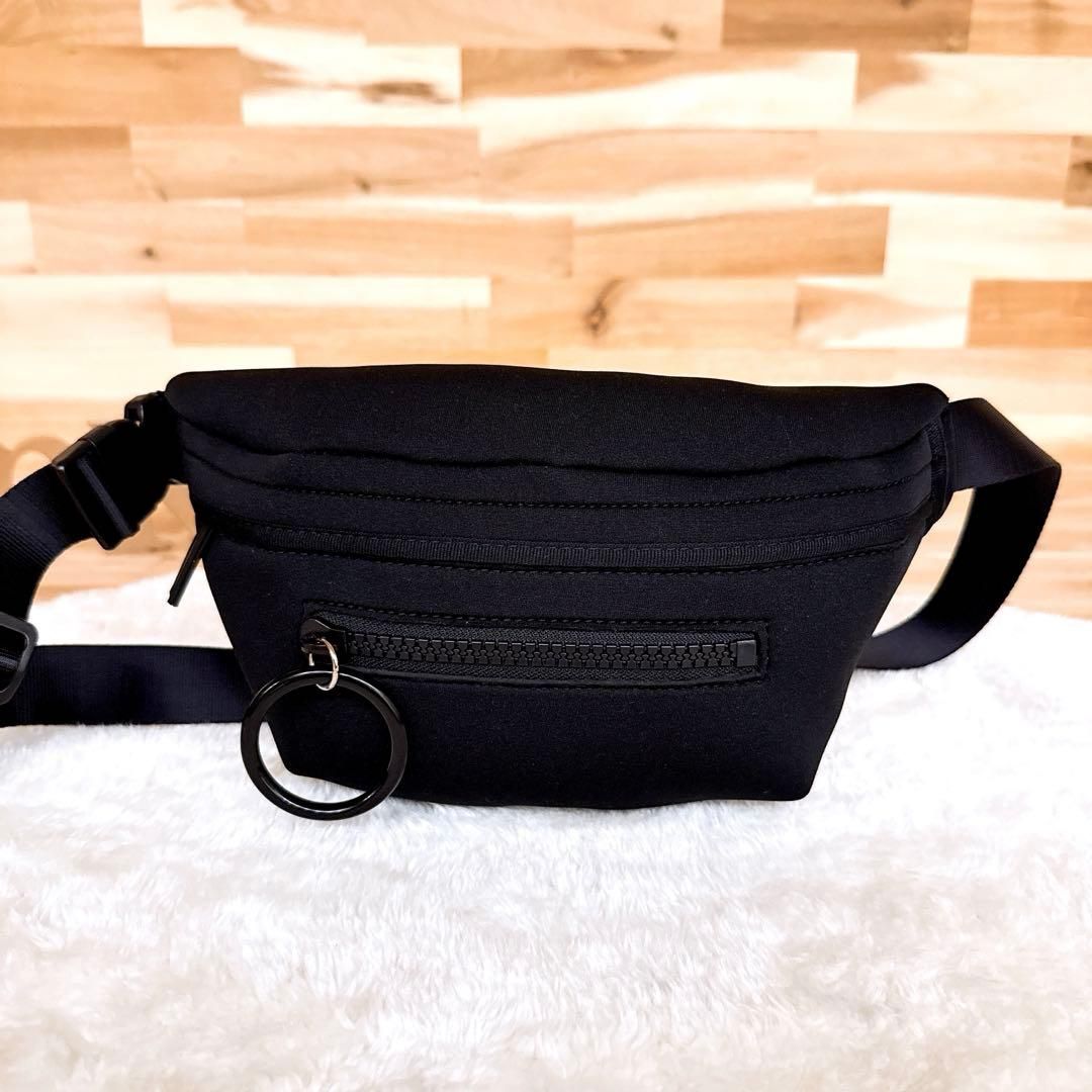 パピヨネ ウレタン WETウエット リング ボディバッグ 黒ブラック 肩掛け ナイロン