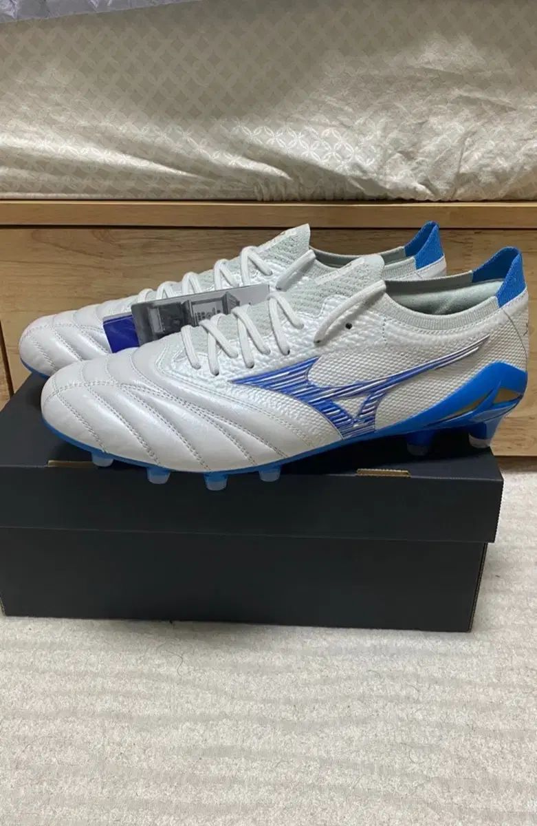 ミズノ モレリア NEO4 ベータ ジャパン サッカーシューズ 265