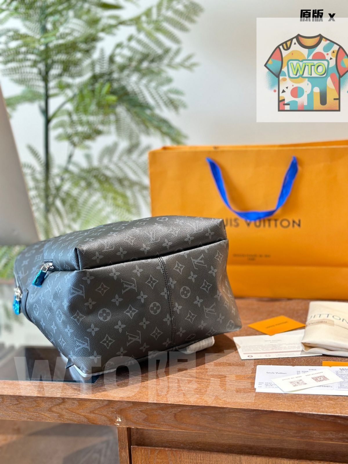 ディスカバリー小型バックパック モノグラムエクリプスキャンバス