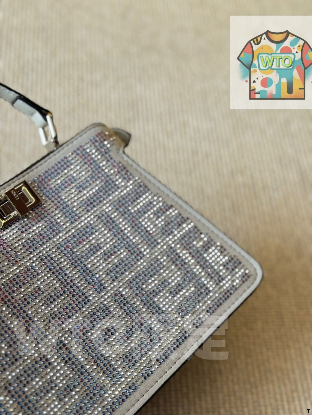 今日 Fendi フェンディ ピーカブー キティバッグ 日常通勤に最適 GINKGOPHARMACY_COM