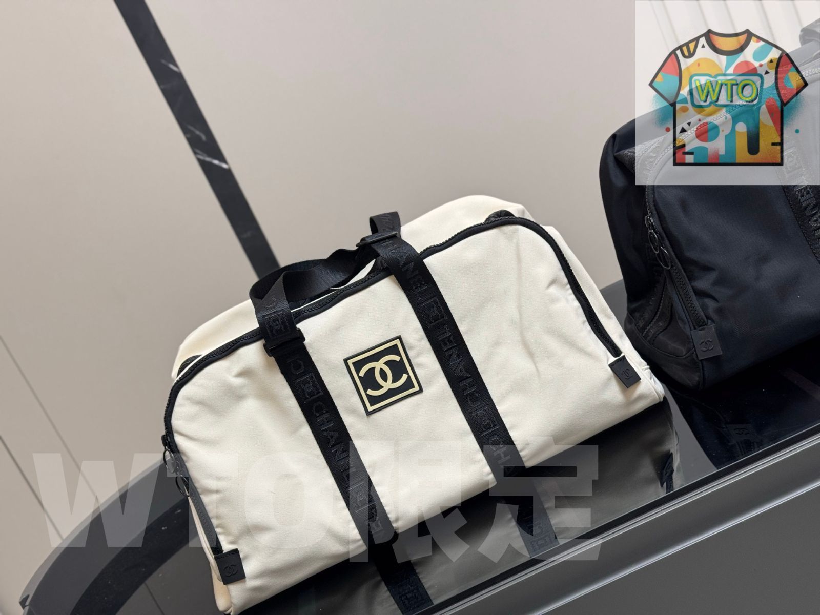 シャネル ナイロン防水素材で防