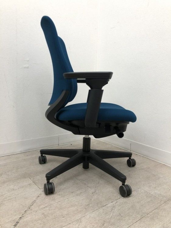  品 コクヨ 可動肘付ミトラ2チェア C04 B130C ブルー 書斎チェア オフィスチェア ワークチェア 椅子 チェア