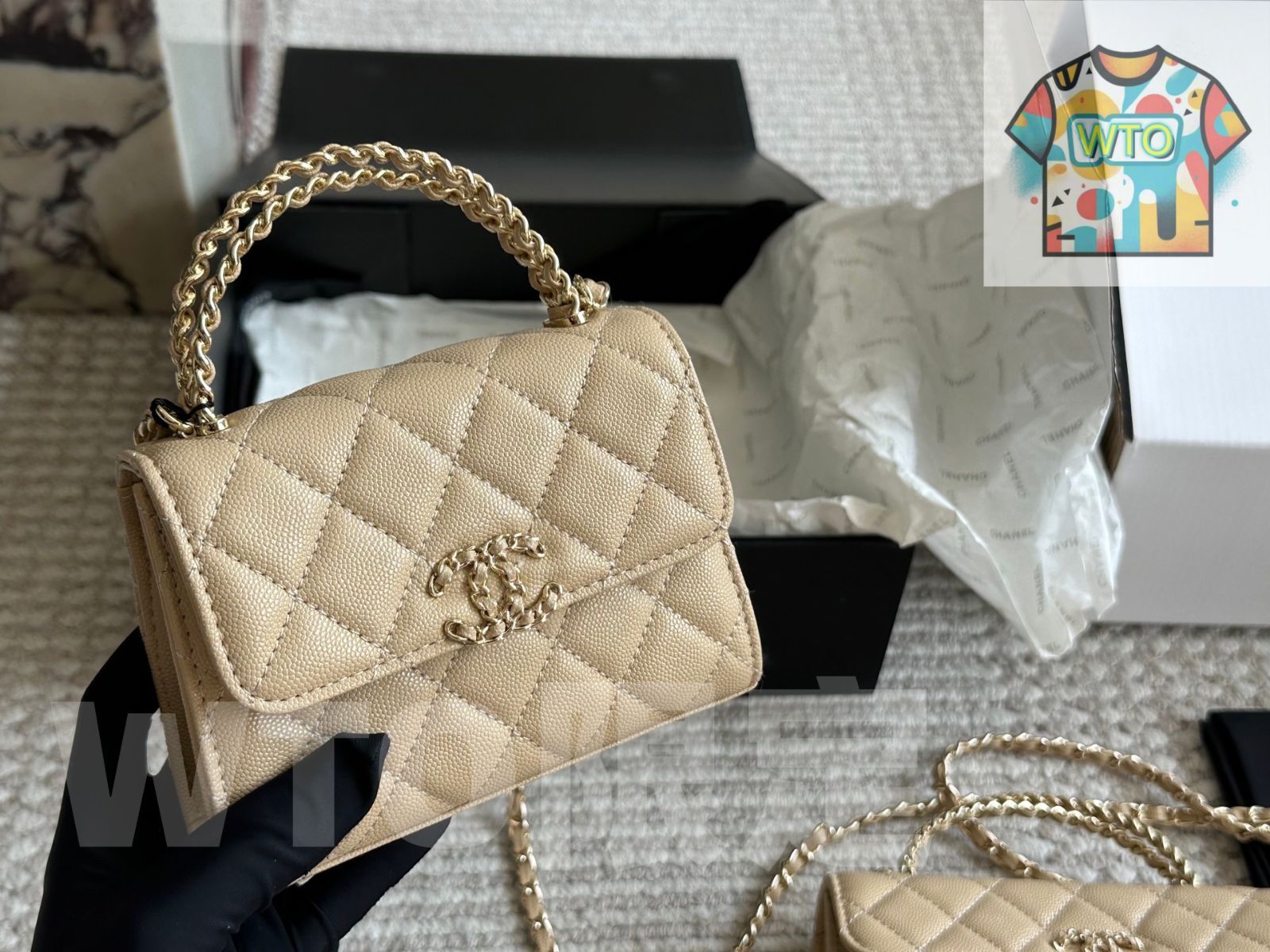 今日 Chanel シャネル 23ケリーフォンバッグ 精巧可愛らしい 手に持ったり斜め掛けたりできる キャビアレザー