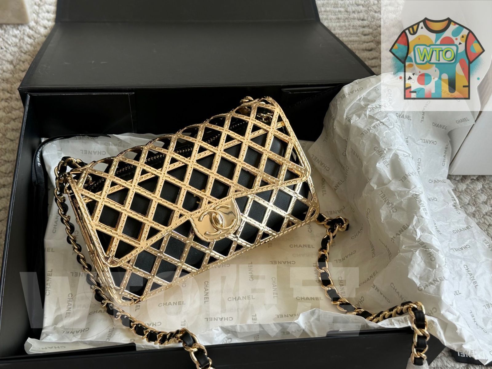 今日 Chanel シャネル 金属製バッグ ボックス付き コーディネートと収容量に優れ 可愛らしい 斜め掛け