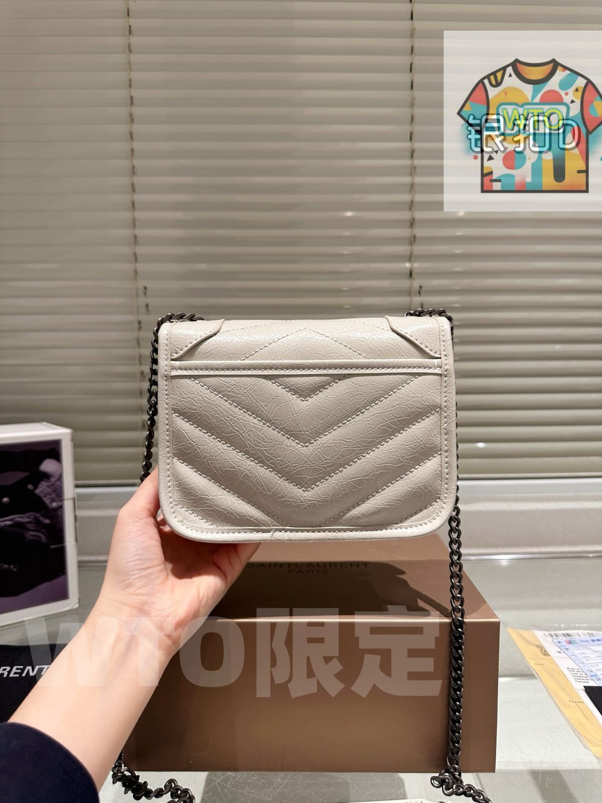 今日 YSL サンローラン ニキ 人気が高い