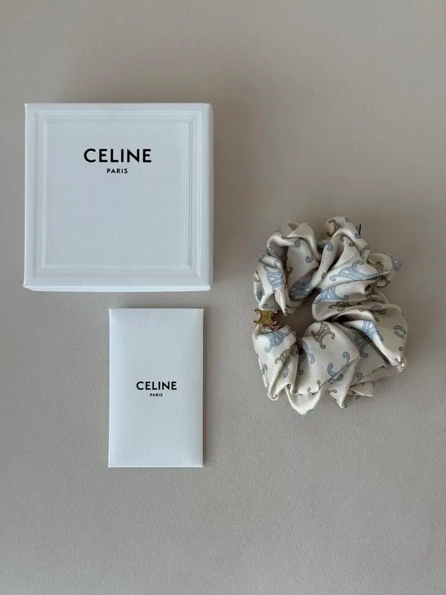 セリーヌ トリオンフ クチュール スクラッチ