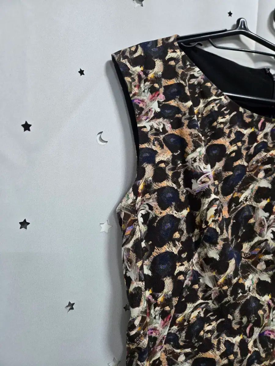 ノースリーブ ONE