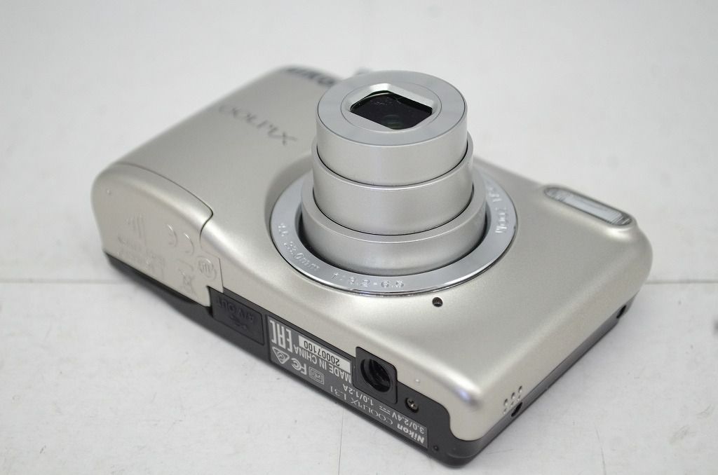 美品 Nikon ニコン COOLPIX L31 シルバー コンパクトデジタルカメラ
