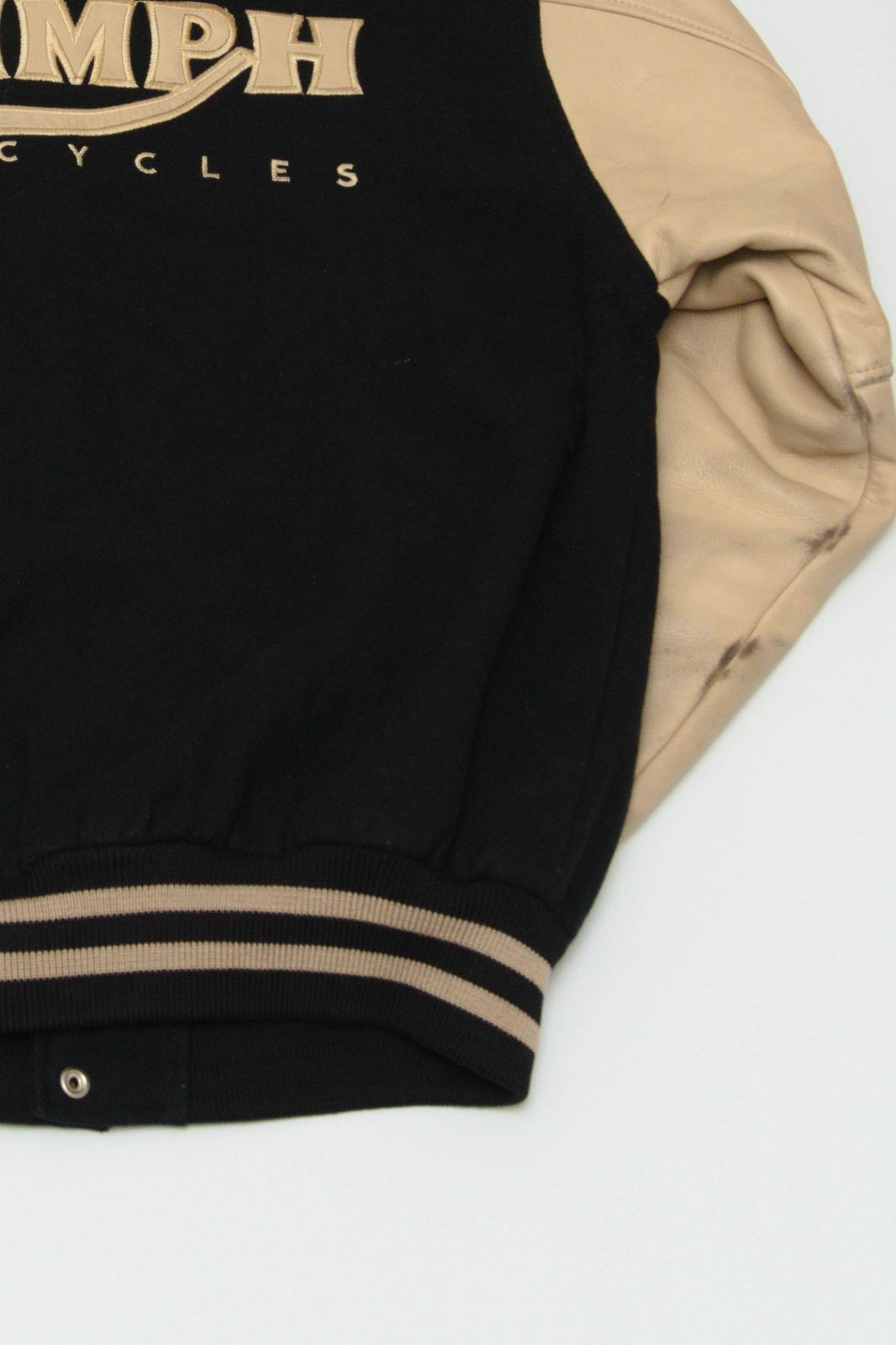 Triumph スタジャン