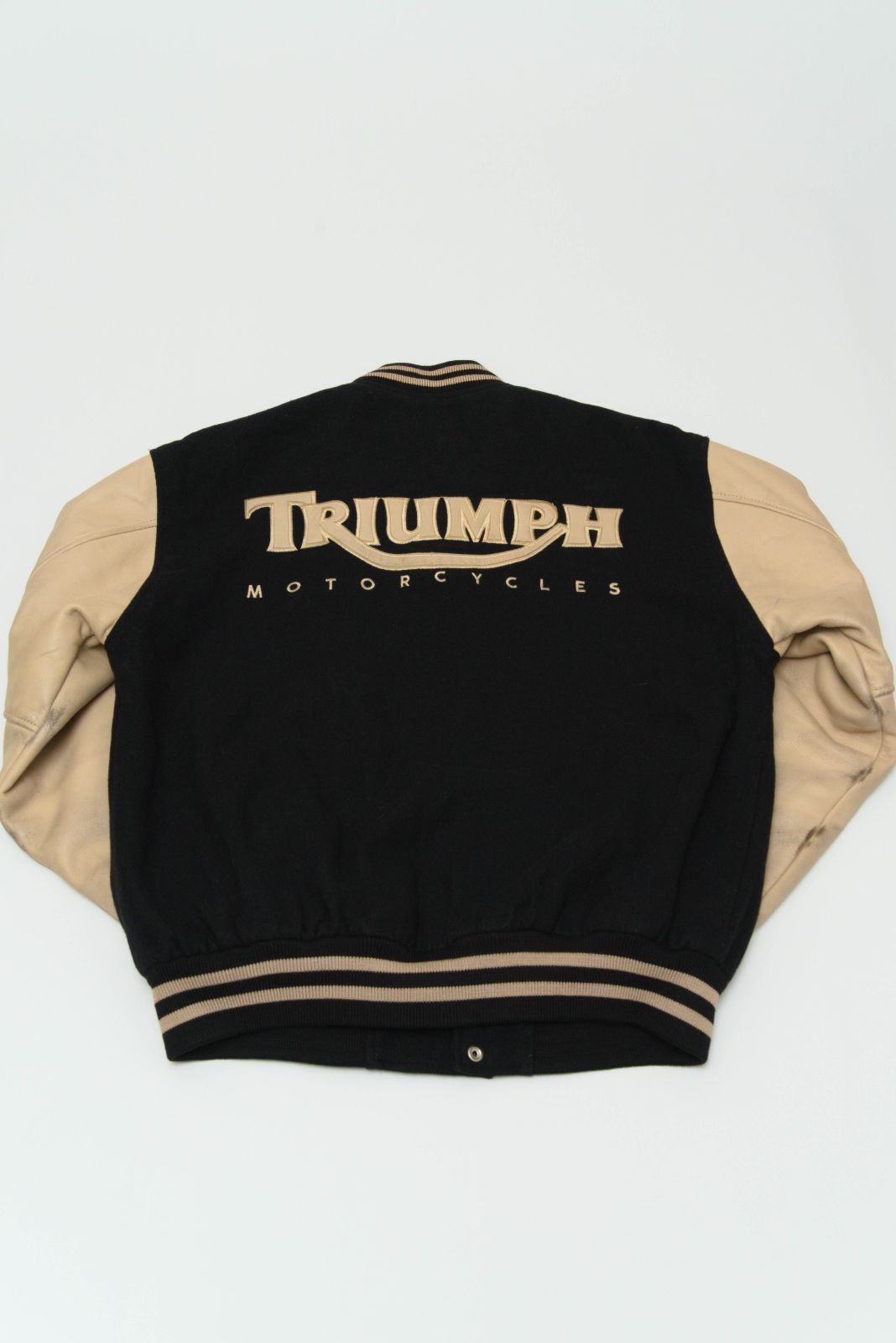 Triumph スタジャン