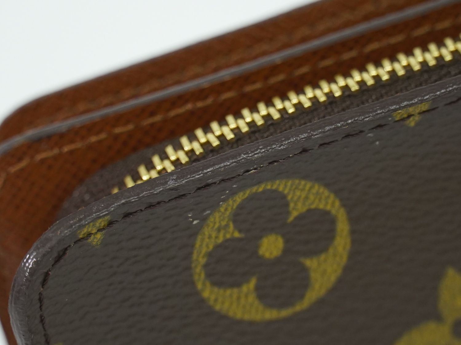 ルイヴィトン LOUIS