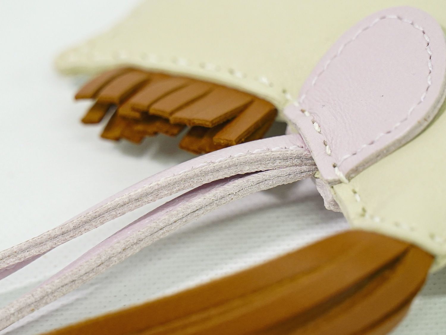 チャーム レザー