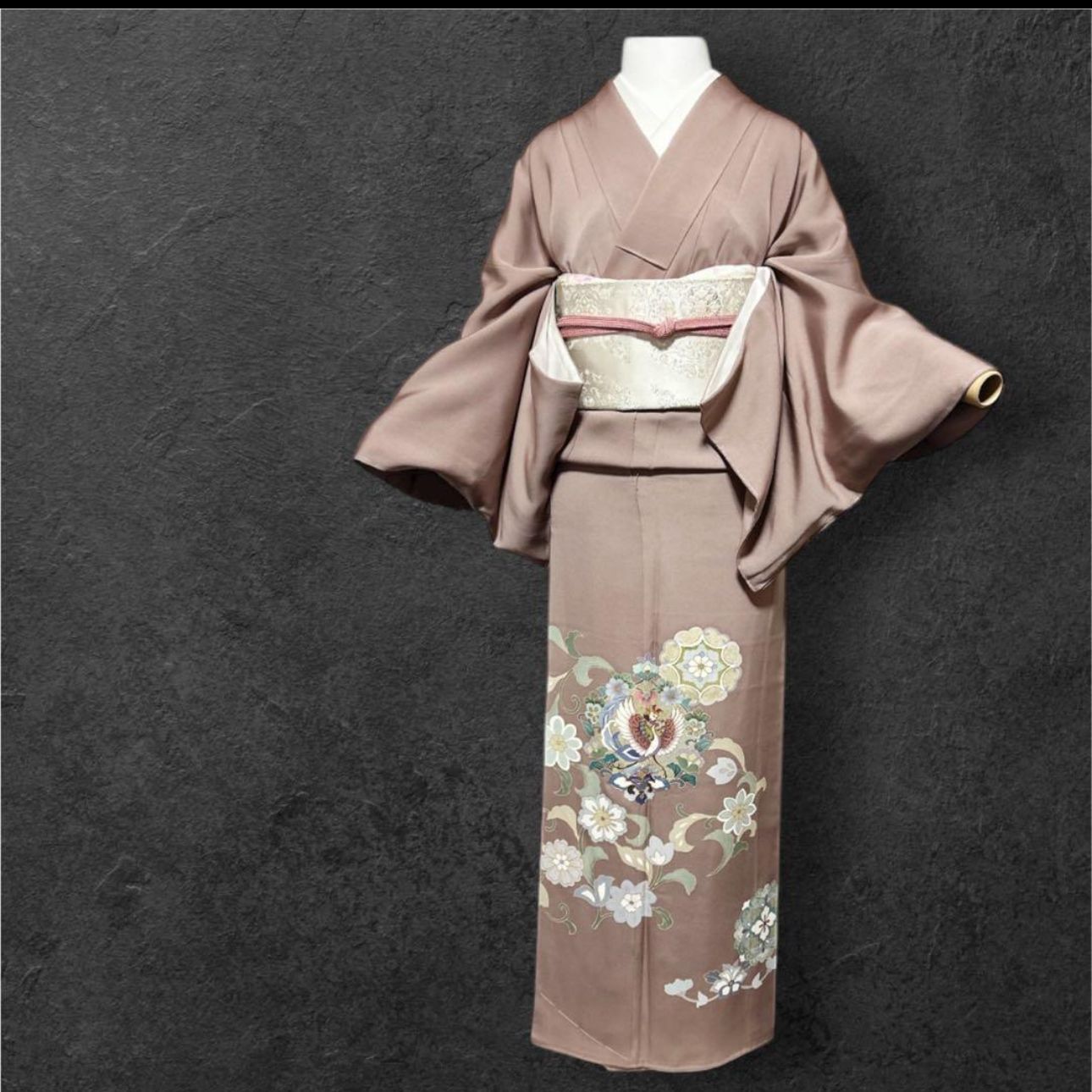 【プラチナ箔】主役級 ティアラモチーフ 訪問着 正絹友禅×駒刺繍の訪問着フルセット／西陣プラチナ箔帯。Silk Yuzen