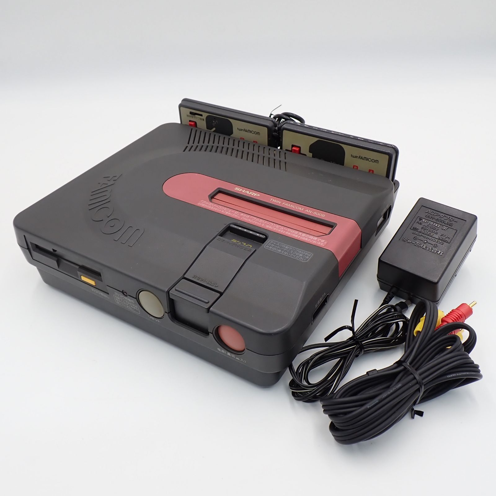 SHARP シャープ ツインファミコン AN-500B 黒 赤 動作不明ジャンク