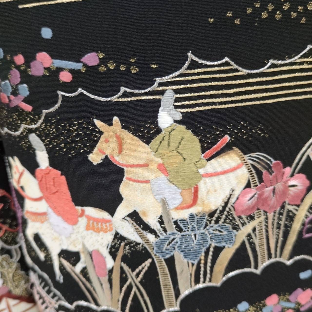 蘇州刺繍 相良刺繍 黒留袖 比翼仕立て 金糸 正絹 X528 蘇州刺繍 相良刺繍 黒留袖 比翼仕立て 金糸 正絹 X528 花美人着物