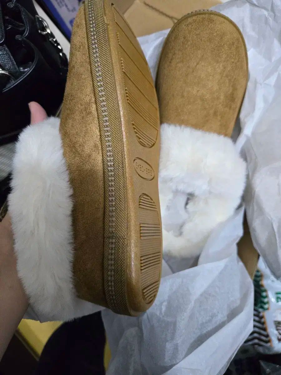 SKECHERS スケッチャーズ