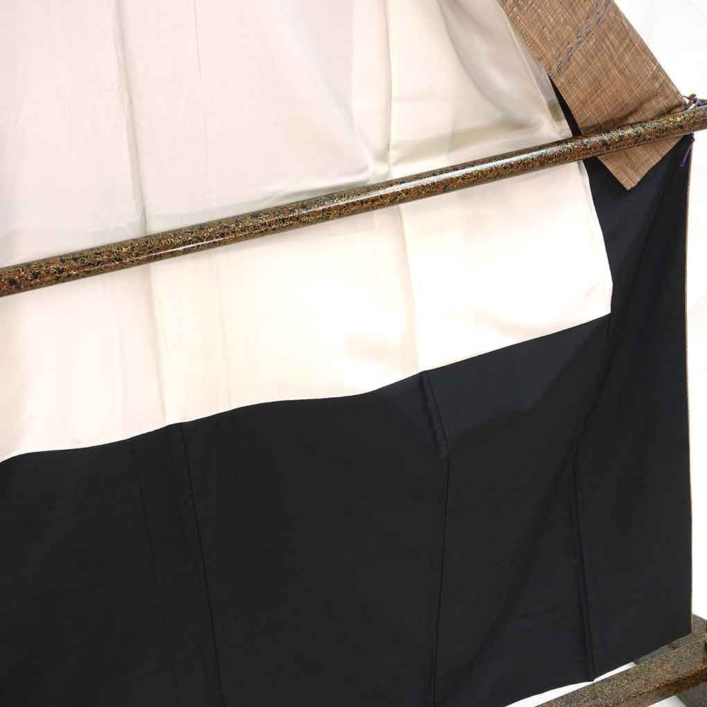  紬 身丈158 cm 裄62 前幅22.5 後幅28.5 袖丈47 袖幅32 レディース 袷 連続模様 裄Sサイズ 秋冬春用 正絹 シルク ブラウン リメイク リユース リサイクル 呉服のきくや 紬 着物